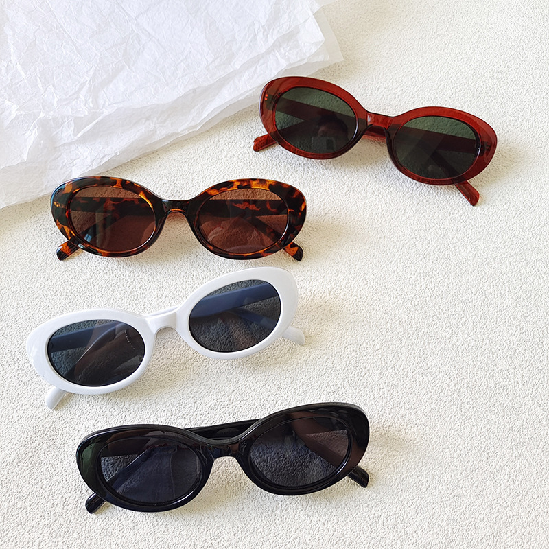 Designer Sunglasses - Kacamata Hitam Oval Kecil Vintage untuk