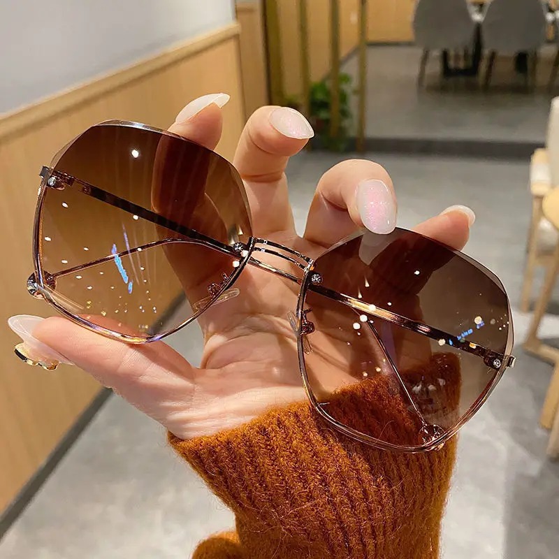 Designer Sunglasses - Kacamata Hitam Logam Poligonal Desain Merek