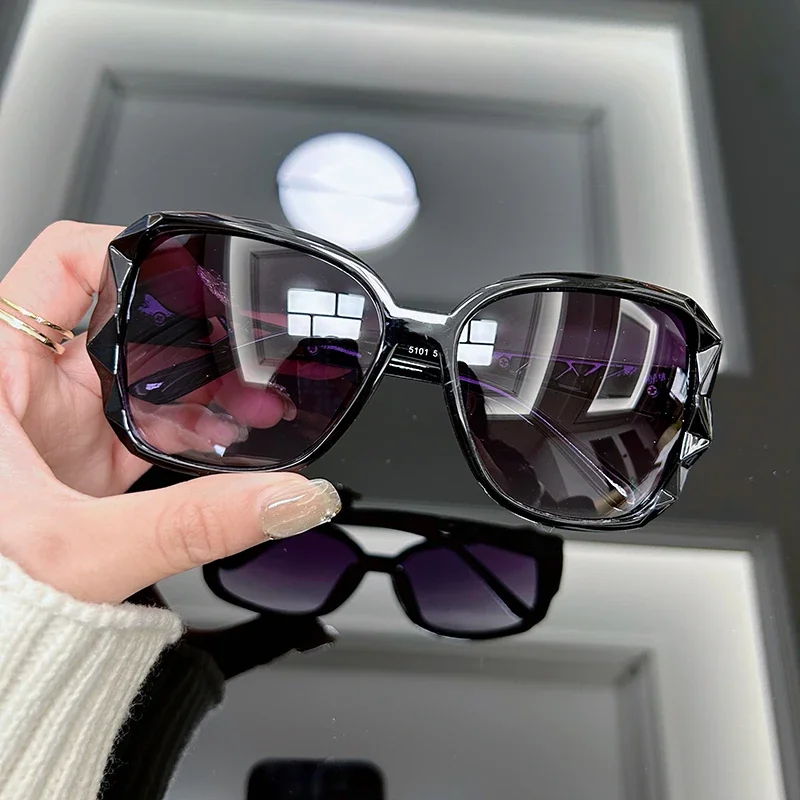 Designer Sunglasses - Kacamata Hitam Model Retro Ukuran Besar