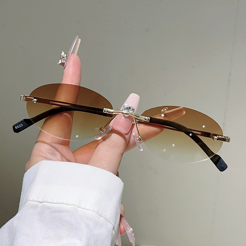 Kacamata Hitam Oval Tanpa Bing - Designer Sunglasses ulasan dan harga